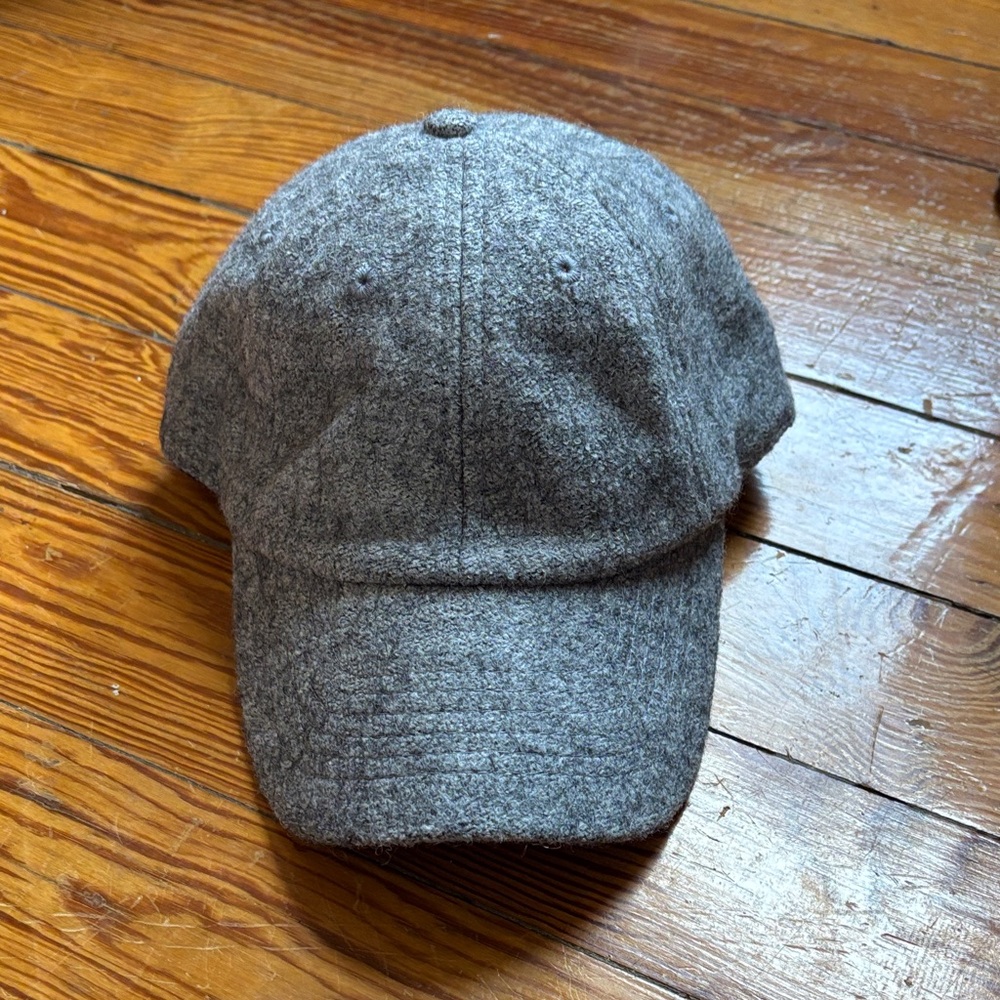 Aeropostale Black and Gray Wool Cap